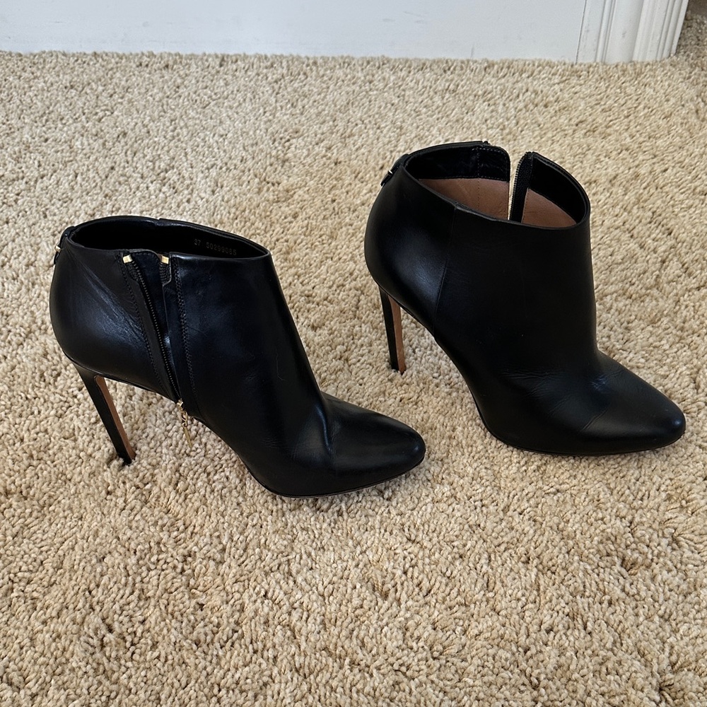 Hugo Boss Sleek Black Heeled ankle Boots